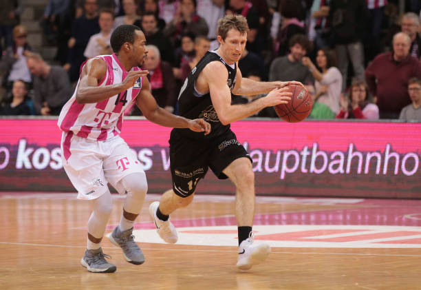 挥汗如雨 挥汗如雨